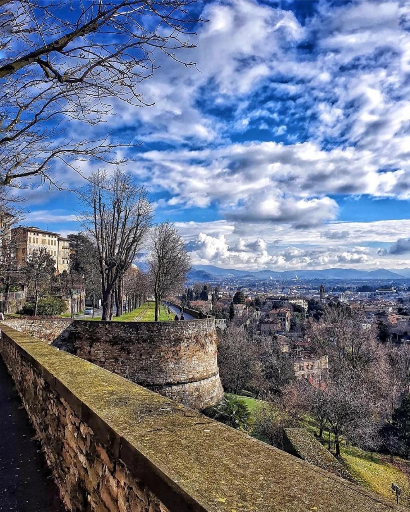 Cozy Apartment Center Bergamo Esterno foto